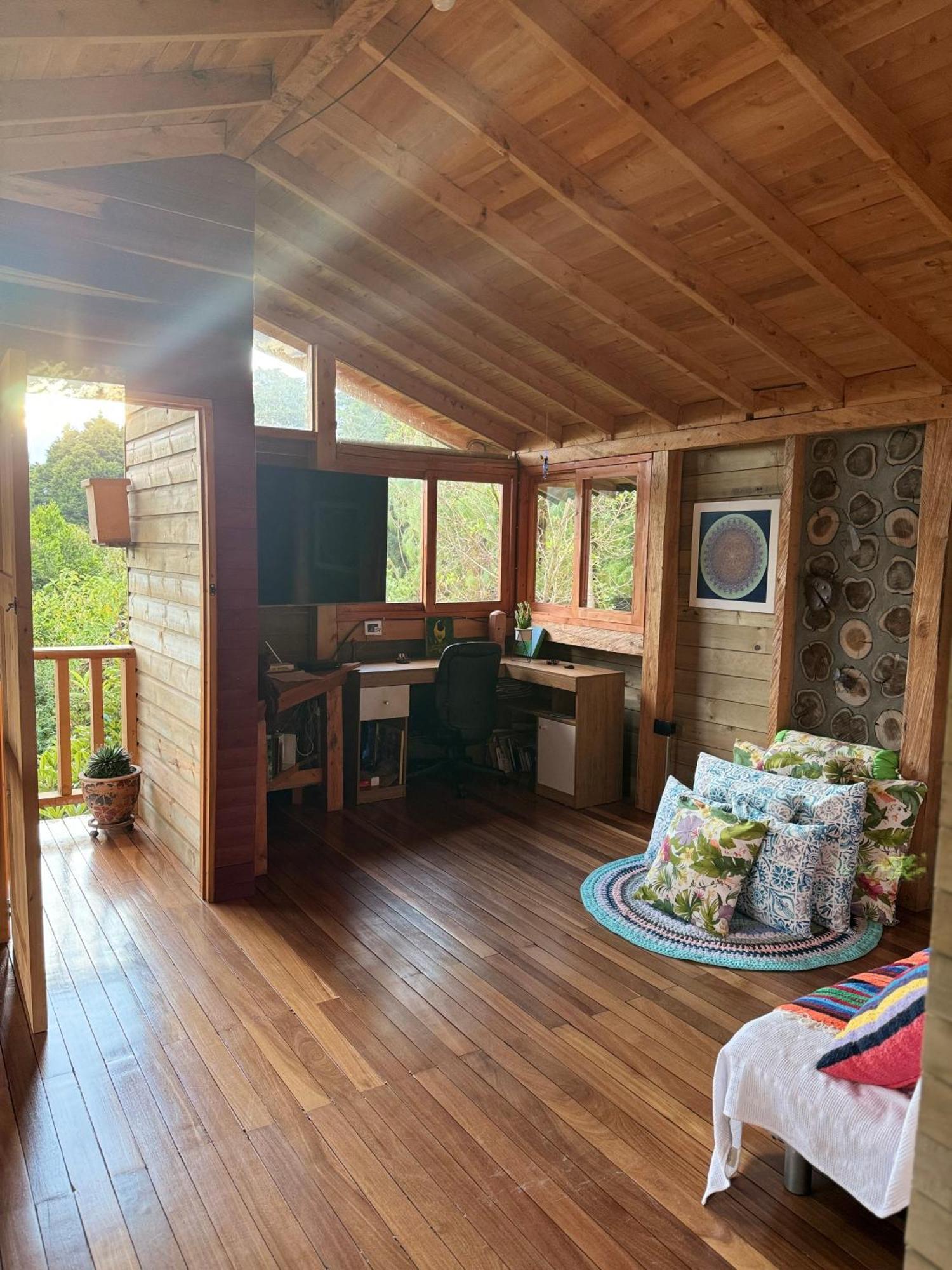 Beehouse Arvi Cabana Guarne Exterior photo